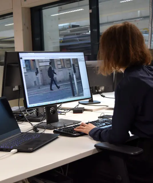 Eine Sekunde Video verknüpft 25 Bilder: Jedes davon muss strukturiert nach der benötigten Information gescannt werden. | Foto: RAS GmbH