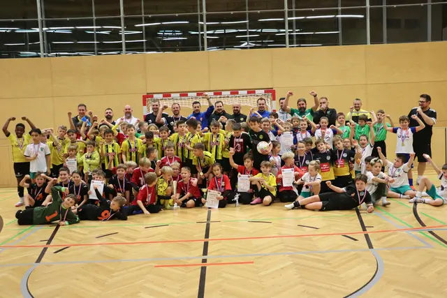 Das Gruppenbild zeigt die Teams der U10 | Foto: Edith Ertl