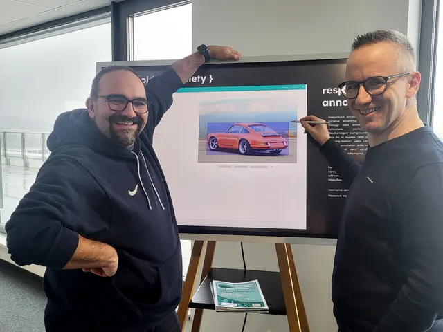 Künstliche Intelligenz trainieren:  Diese Herausforderung nehmen die beiden Jungunternehmer Hans-Peter Kranewitter und Andreas Schachl mit außergewöhnlichen Mitarbeitern ins Visier. | Foto: Eckhart Herbe