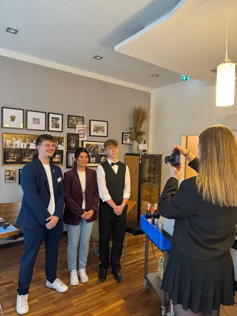 Fotopoint Lehrcafe - mit Schulsprecher Leonard Balukcic und Professoren sowie Mitschüler!