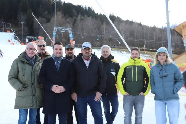 Viele fleißige Helfer sorgen für den Skibetrieb auf der Riefe. | Foto: Thomas Seelos
