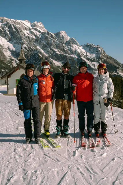 von links: Siegfried Egger (Vorstand der Aberg Hinterthal Bergbahnen), Nicole Hosp (Testimonal der Region Hochkönig), Philip Scheiblbrandner alias ALOIS (Werbegesicht der Region Hochkönig)
Harry Prünster (Botschafter der Humorregion Hochkönig), Christine Scharfetter (GF Hochkönig Tourismus GmbH) | Foto: Hochkönig Tourismus