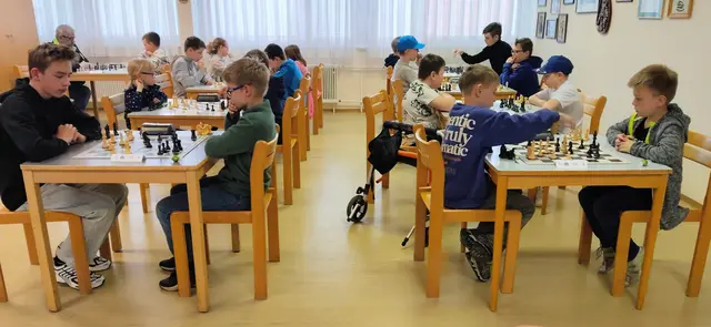 Beim Osterturnier der Kindberger Schach-Jugend spielten viele Teilnehmerinnen und Teilnehmer mit. | Foto: Schachklub Kindberg
