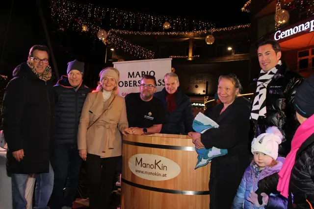 Am Gemonaplatz in Velden gab es einen neuen Weltrekord. | Foto: Privat