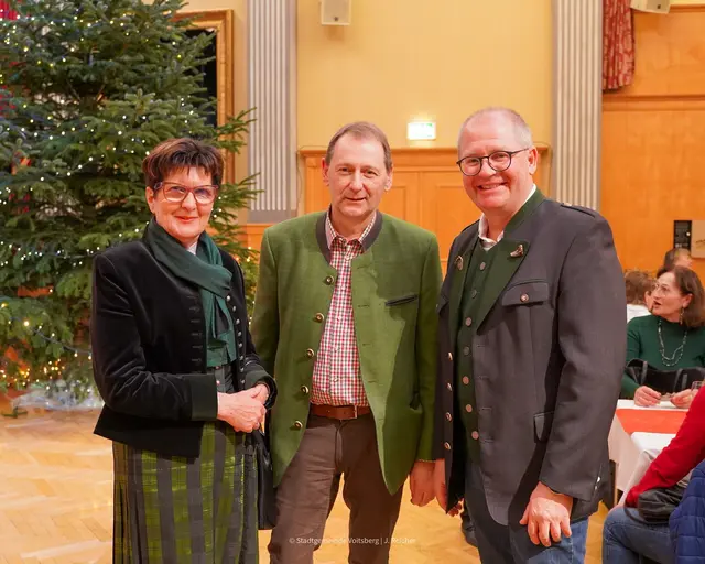 Rosemarie Scheibner, Kurt Christof und Bernd Osprian | Foto: J. Reicher/Stadtgemeinde Voitsberg