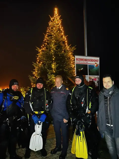 Markus Bräuhaupt (Wasserrettungs-Taucher und Landesleiter ÖWR Kärnten), Michael Rabitsch (Feuerwehr-Bezirkswasserdienstbeauftragter), Friedl Monai (Bezirksfeuerwehrkommandant), Andreas Freithofnig (Feuerwehrtaucher FF-Thalsdorf) und Hannes Rabitsch (Gemeindevorstand und Feuerwehrreferent) | Foto: Gde. St. Georgen