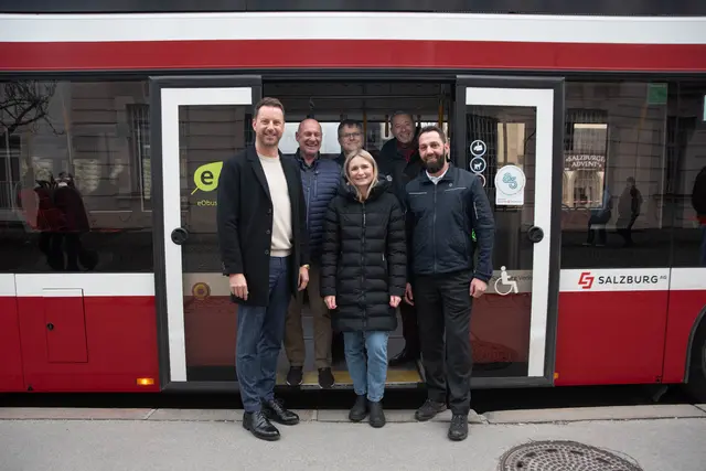 Mit der neuen Linien-Sprachansage „Lisa“ erhalten blinde und sehbehinderte Fahrgäste akustische Informationen. | Foto: Stadt Salzburg/Rocio Escabosa