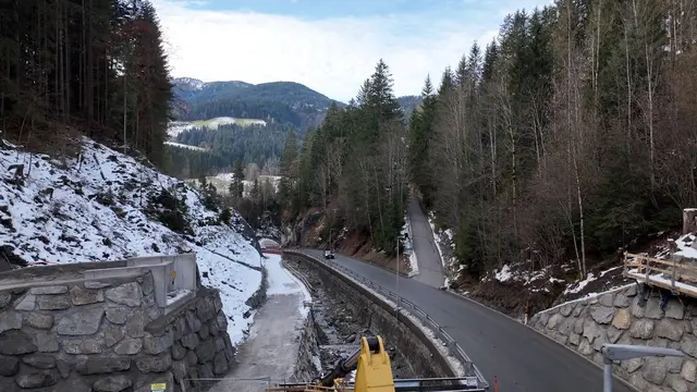 Rad- und Wanderprojekt in der Wildschönau geht jetzt in die Winterpause. Bauarbeiten sollen im Frühjahr 2026 fortgesetzt werden. | Foto: Toni Silberberger