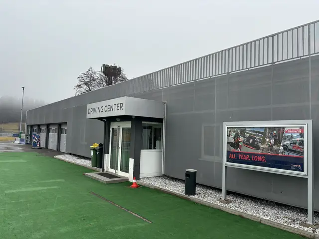 Dieses Gebäude im Driving Center wird 2026 neu gebaut. | Foto: MeinBezirk