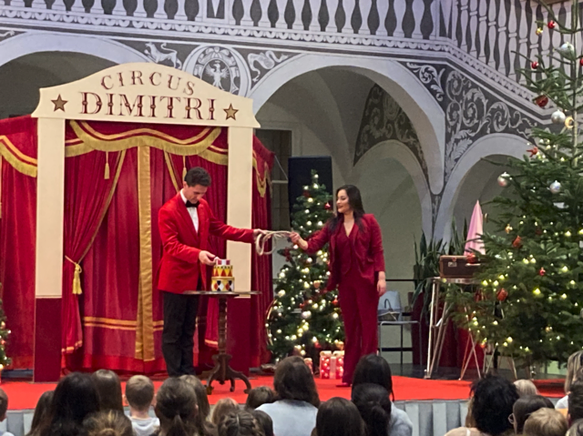 Ein letztes Mal war Zirkusmaus Augustine Mausini auf der Bühne zu sehen.  | Foto: Privat