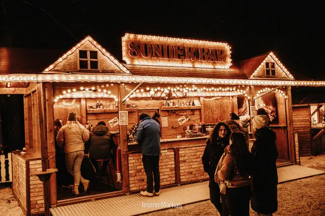 Von zahlreichen Standln konnten sich die Besucher kulinarisch verwöhnen lassen. | Foto: Markus Imann
