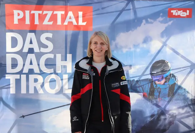 Manuela Draxl (Marketing) und das Hochzeiger-Team organisierten im Hintergrund alles so, dass die Band klar sagte, dass alles gut funktioniert hat.  | Foto: Tatschl