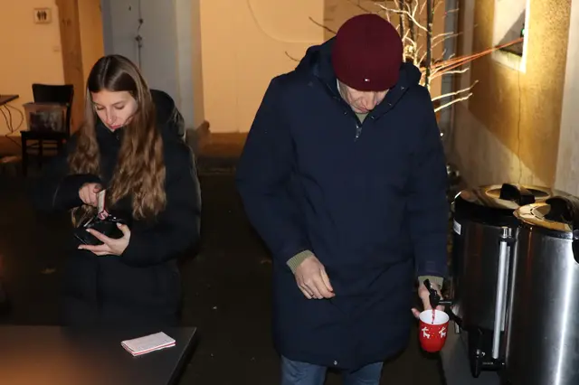 Im Innenhof gab es Glühwein vom Schlosscafé | Foto: Gerhard Langmann