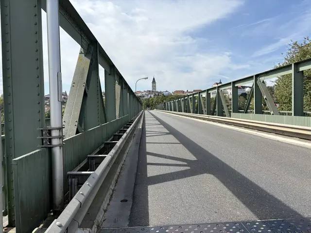 Die positiven Erfahrungen der im Herbst durchgeführten Sperre hätten gezeigt, dass es durchaus möglich ist, den Lkw-Verkehr zu verlegen.  | Foto: Losbichler