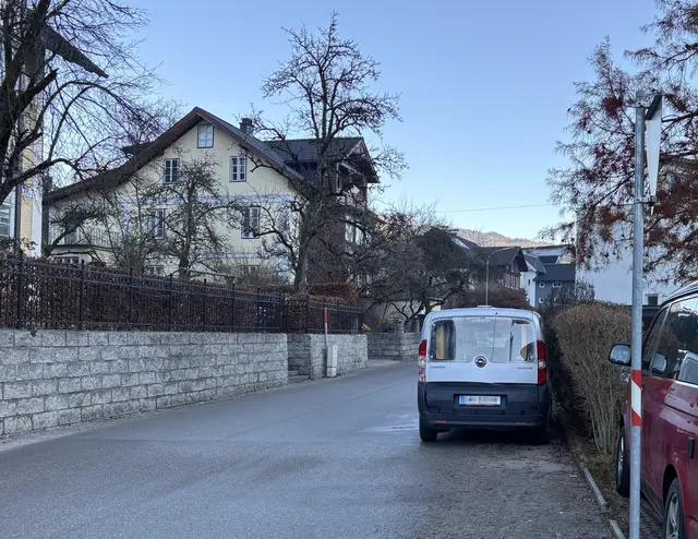 Standort: Lindaustraße, Kreuzung Mastaliergasse. Platziert ist es so, dass das Heck in Richtung Kindergarten Kaltenbach zeigt. Achtung: Hier sind nur 30 km/h erlaubt! | Foto: MeinBezirk/Gratzer