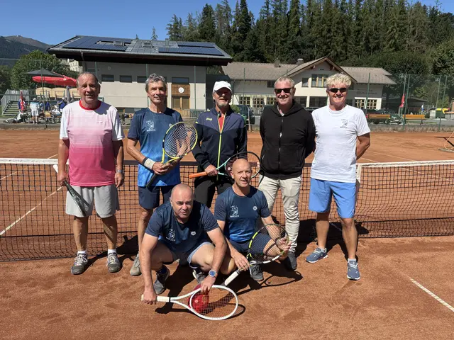 Bild: Von links nach rechts: vorne: Jack Eder, Chris Eder; hinten: Herbert Niedermühlbichler, Erwin Simonitsch, Gidi Gruber, Lois Kleber (non playing captain), Harry Buchsteiner ( Obmann )
Nicht im Bild: Chris Thaler, Horst Blersch, Andi Krabb; | Foto: UTC Bruck