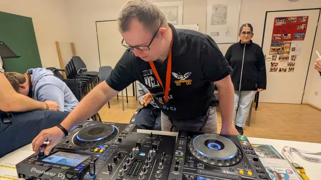 letzte inklusive DJ-Workshop des Jahres über die Bühne | Foto: Verein FireflyClub