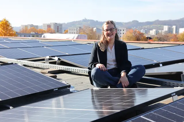 Vizebürgermeisterin Merima Zukan (SPÖ) will die 2024 gesartete PV-Offensive weiterführen.

 | Foto: Stadt Linz