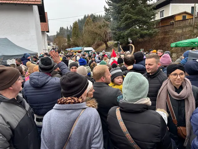 Ein volles Tal, die „Kneidinger Weihnacht“ war zum Wochenende ein besonderer Besuchermagnet. Die Gäste kamen aus ganz Oberösterreich und dem benachbarten Niederbayern. | Foto: Franz Gruber