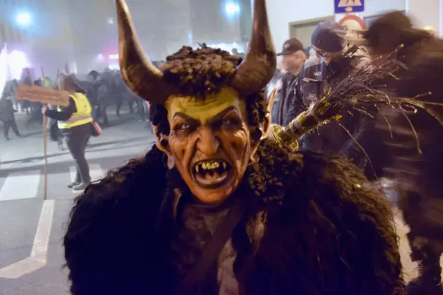 Der 15. Weizer Krampuslauf, veranstaltet vom Stadtmarketing und Vides Teufel Pass Weiz zog zahlreiche Besucherinnen und Besucher an.  | Foto: MeinBezirk/Leonie Herrmann