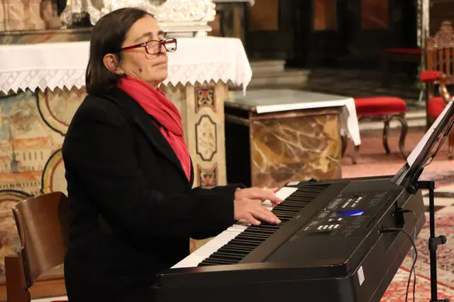 Petra Stelzl begleitete bei der Zugabe | Foto: Gerhard Langmann