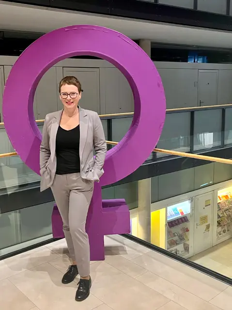 Stadträtin Eva Schobesberger (Grüne) lädt Vereine, NPOs, NGOs, Projektinitiativen und Einzelpersonen mit Wirken in Linz dazu ein, sich für den Frauenpreis zu bewerben. | Foto: Stadt Linz