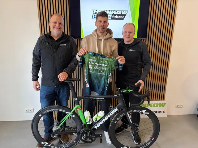 Filippo Fortin (Mitte) verstärkt den Hrinkow-Kader 2026.  | Foto: hrinkow
