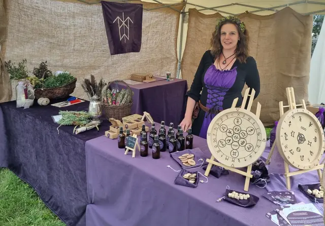 Claudia Judex beschäftigt sich mit der Thematik der Rauhnächte.  | Foto: privat