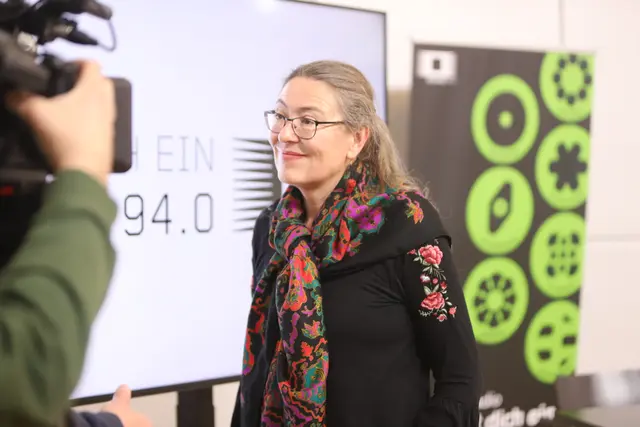 Ulli Weish, Geschäftsführerin von "Radio Orange 94.0", warnt vor den Folgen eines möglichen Aus für das Freie Radio. | Foto: Frank Jödicke