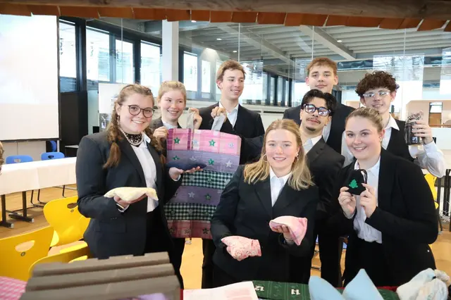 Die "Jung-Unternehmer" präsentierten ihre Unternehmen. | Foto: Tourismusschulen