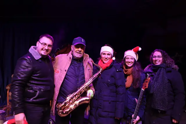 Das Wochenende wurde musikalisch von Katharina Anná &amp; Friends mit modernen und traditionellen Weihnachtsliedern abgeschlossen. | Foto: Alejandra Ortiz