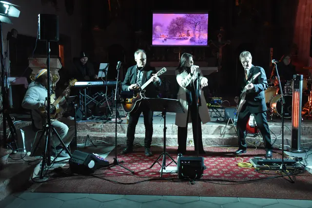 Am 14. Dezember fand das Weihnachtsbenefizkonzert der Stadtfeuerwehr Rattenberg in der Stadtpfarrkirche Rattenberg statt.  | Foto: ZOOM.Tirol