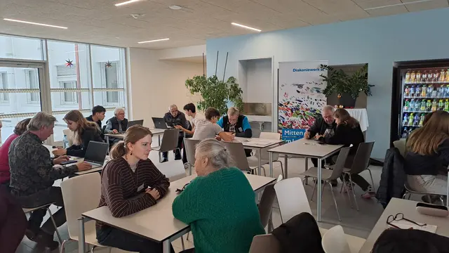 Das Projekt „Handy, Laptop &amp; Co.“ startete am Gymnasium Zell am See. | Foto: Diakoniewerk