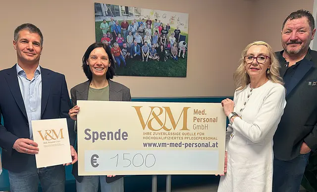 Theodor Visnjevski, Leiterin von Kolping Poysdorf, Mag. Christine Schodl-Meier, Tanja Maier und Josef Kohzina bei der Spendenübergabe. | Foto: privat