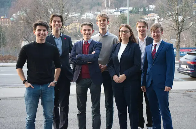 Neu gewählter Vorstand der Tiroler Junos: Bernhard Huber, Rafael Fiechter, Julian Pfurtscheller, Felix Rovagnati, Tamara Crepuljarevic, Florian Luxner, Georg Satzinger (v.l.). | Foto: Robin Exenberger