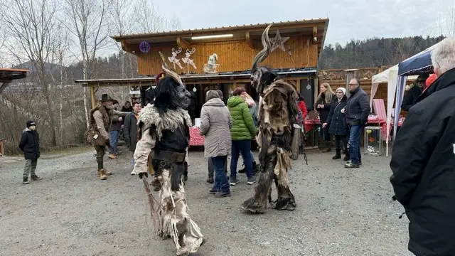 Der Weihnachtsmarkt beim Tierheim Franziskus kam wieder gut an. | Foto: Mocnik