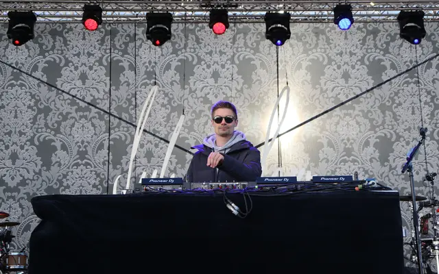  DJ Instyle als Stimmungsmacher vor dem Konzert. | Foto: Tatschl