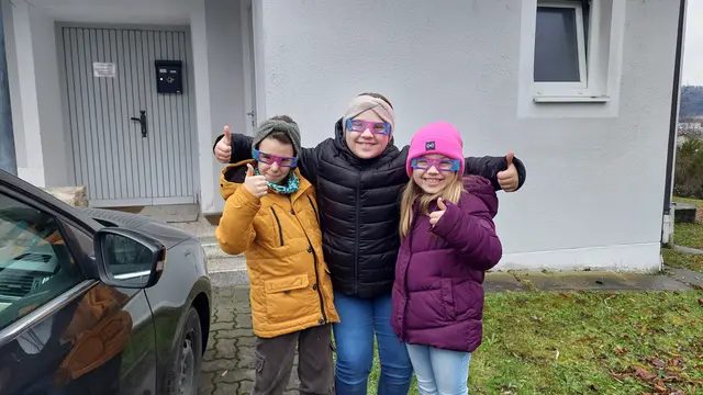 Miriam Pichler, Anna und Lena Lehr, alle drei Ministrantinnen der Pfarre Sinabelkirchen, schauen der Kinderweihnacht schon mit viel Motivation entgegen. | Foto: privat