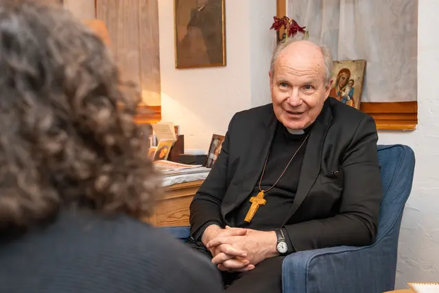 "Viele von uns sehnen sich danach, zur Ruhe zu kommen, aber haben auch Angst davor", verrät Schönborn. | Foto: Valentina Marinelić/MeinBezirk