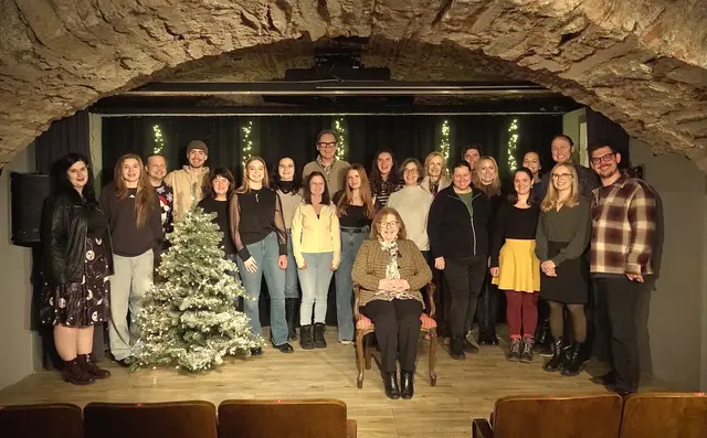 Das JuThe versammelte sich zur Weihnachtsfeier und zog gemeinsam Bilanz über das Jahr 2025.