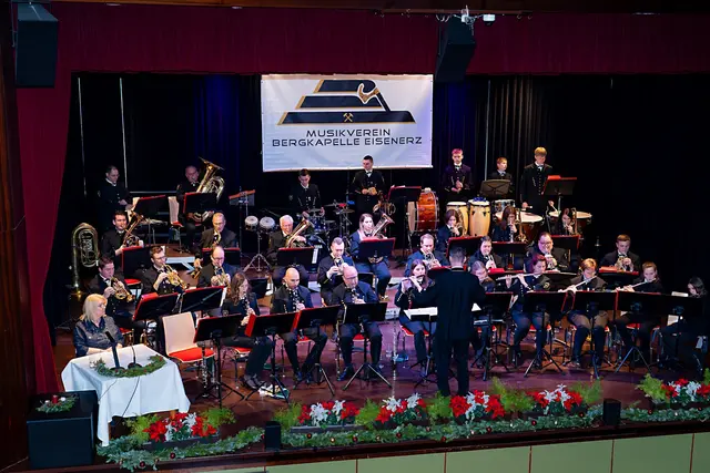 Der Musikverein Bergkapelle Eisenerz verabschiedete sich mit einem beeindruckenden und stimmungsvollen Weihnachts- und Neujahrswunschkonzert in die Feiertage. | Foto: Bergkapelle Eisenerz