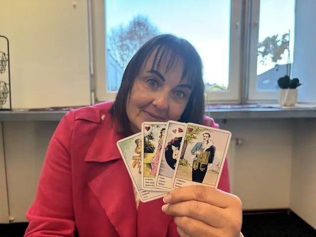 Karoline Torghele blickt mit ihren Deutungen auf das neue Jahr. | Foto: Theresa Vogl