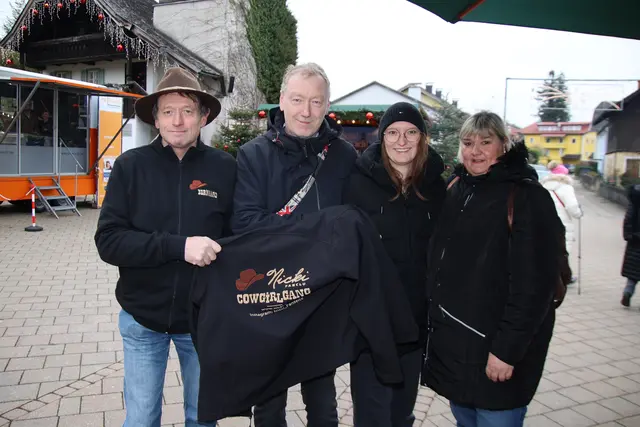 Cowgirl-Gang: Bernhard Hohentanner, Christoph, Anita und Sandra Hess.