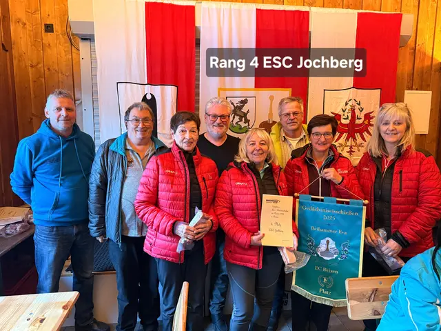 Vroni Salvenmoser, Christina Weißkopf, Margret Landmann und Marianne Luxner mit den Gratulanten | Foto: Michaela Schipflinger