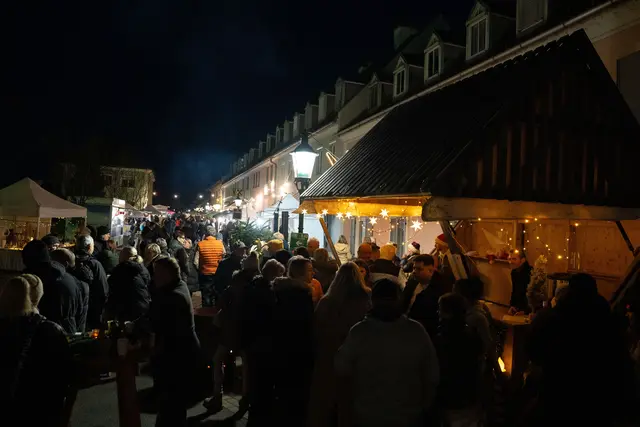 Der St. Veiter Christkindlmarkt brachte bis in die Abendstunden viele Besucherinnen und Besucher ins Ortszentrum. | Foto: Brauchtumsverein St. Veit in der Südsteiermark