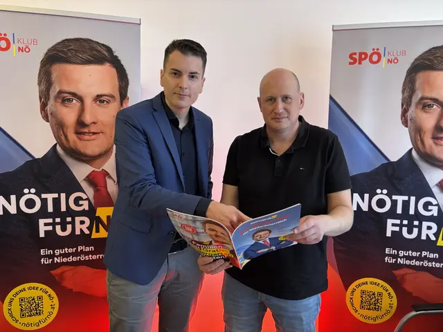 Johannes Leitner (Leiter Clubbüro) und Stefan Hinterberger präsentieren den „NÖ Plan“ der SPÖ Niederösterreich. | Foto: Alexandra Goll