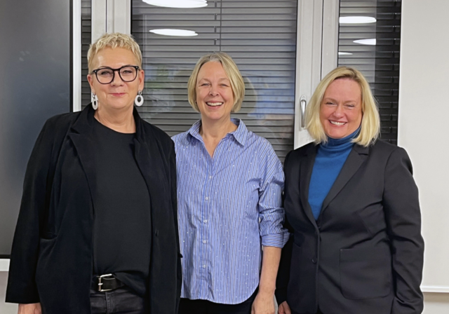 Gunda Amprosi, scheidende Geschäftsstellenleiterin AMS Imst; Sabine Platzer-Werlberger, Landesgeschäftsführerin AMS Tirol, Tamara Jaritz, Geschäftsstellenleiterin AMS Imst. | Foto: AMS Tirol