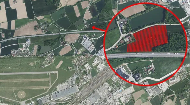 Nordöstlich des Flughafens entsteht auf 2,5 Hektar das  neue Endversickerungsbecken des Grünbachs. | Foto: Doris/Grafik: MeinBezirk Kohlberger