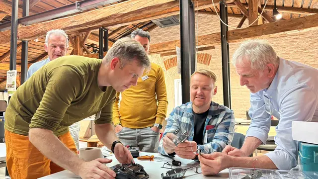 Gemeinsam reparieren statt wegwerfen: Das Motto des Repair Cafe-Teams. | Foto: Repair Café Ried
