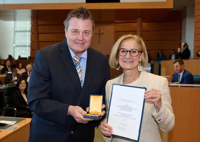Alfred Böhm mit Landeshauptfrau Johanna Mikl-Leitner | Foto: NLK Pfeiffer